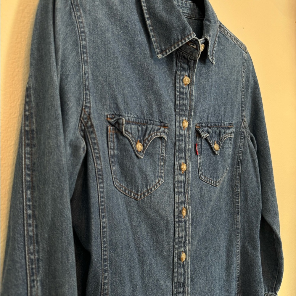 Levi’s Button Down - image 3
